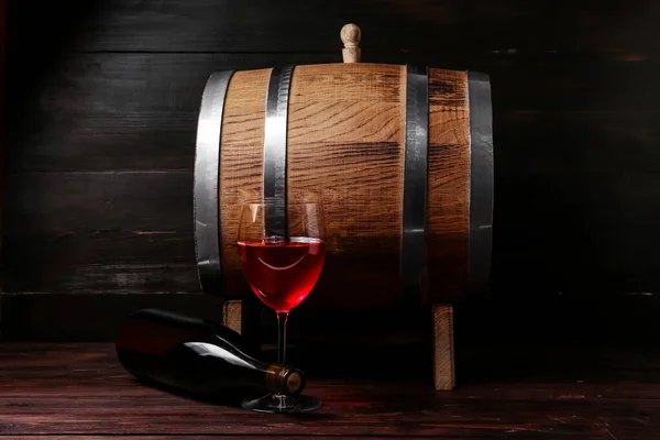 Oak Barrel Bottle Glass Wine Dark Wooden Background Background — Stock Photo, Image