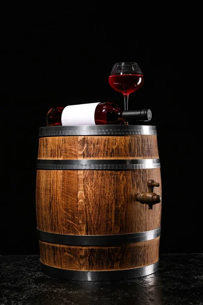 Wooden Barrel Bottle Glass Wine Dark Background — Stock Photo, Image