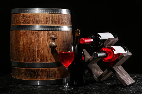 Wooden Barrel Stand Bottles Glass Wine Dark Background — Stock Photo, Image