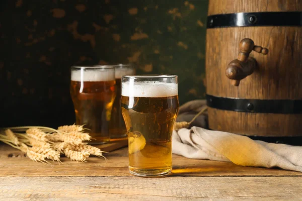 Bardak Soğuk Bira Tablo — Stok fotoğraf