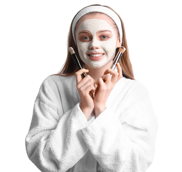 Mujer Joven Con Máscara Cúrcuma Aplicada Cepillos Sobre Fondo Blanco — Foto de Stock