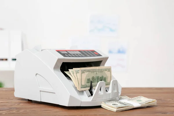 Cajero Automático Moderno Con Billetes Dólares Mesa Oficina —  Fotos de Stock