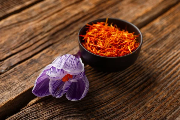 Bowl Dried Saffron Threads Crocus Flower Wooden Table — Stock Photo, Image