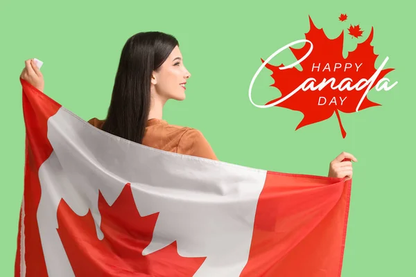 Vacker Ung Kvinna Med Kanadensisk Flagga Grön Bakgrund Glad Kanadadadadag — Stockfoto