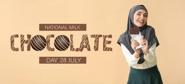 Mutlu Arap Bir Kadınla Ulusal Süt Çikolata Günü Sancağı — Stok fotoğraf