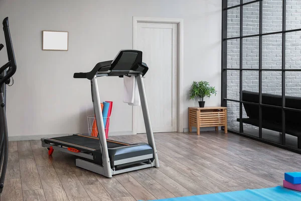 Interior Gym Modern Treadmill Sport Equipment — Fotografia de Stock