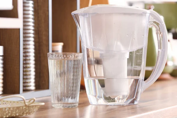 Modern Filter Jug Glass Water Kitchen Counter — Stock Photo, Image