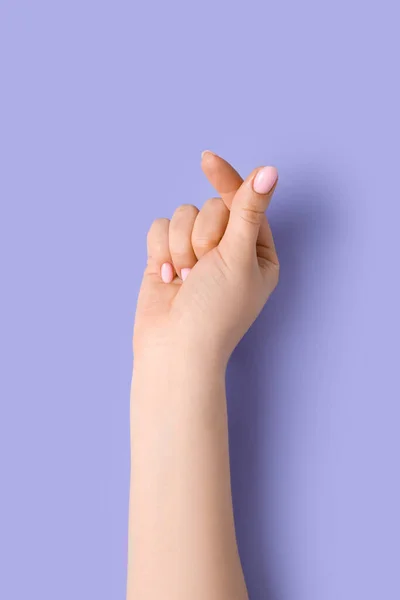 Woman Making Heart Her Fingers Lilac Background — Stock Photo, Image