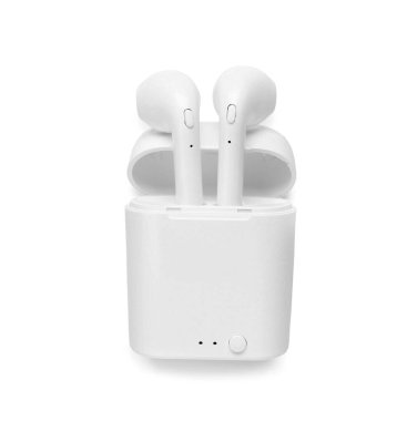 Beyaz arka planda modern kulaklıklar