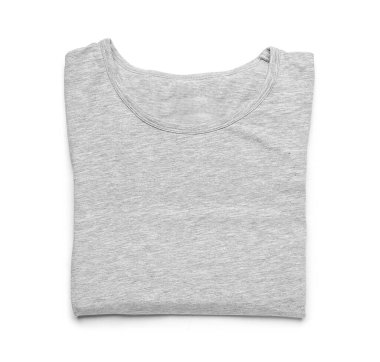 Beyaz arkaplanda katlanmış gri tişört