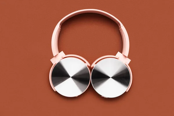 Modern Pink Headphones Brown Background — Stock Photo, Image