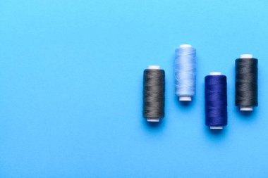 Renk arkaplanındaki farklı başlıklar