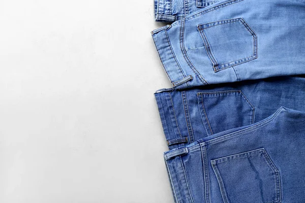 Jeans Con Estilo Sobre Fondo Blanco Primer Plano —  Fotos de Stock