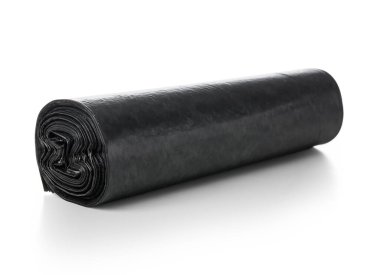 Beyaz arka planda siyah çöp poşetleri rulo