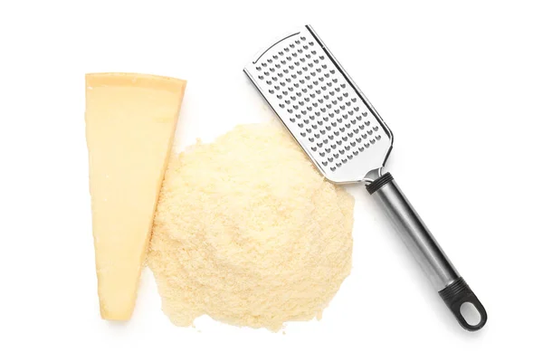 Beyaz Arka Planda Lezzetli Parmesan Peyniri Rende — Stok fotoğraf