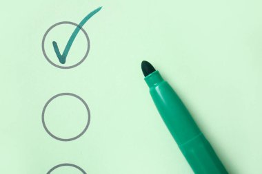 Yeşil işaretli kontrol listesi kutusu, yakın plan