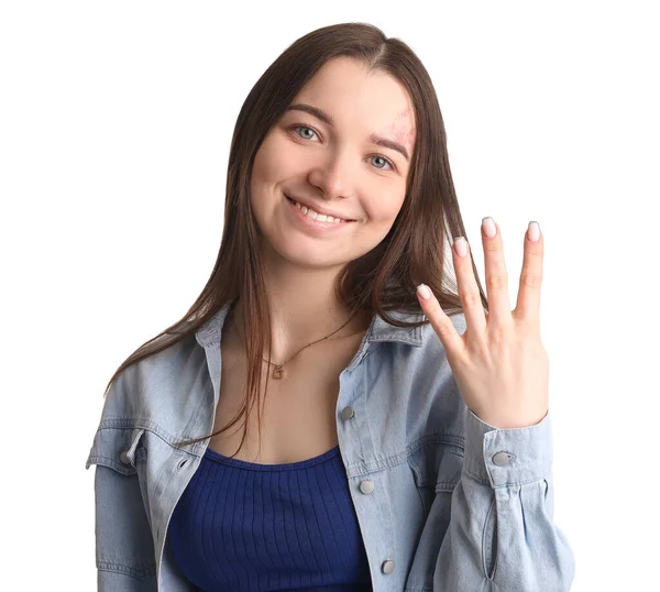Junge Frau Hemd Zeigt Vier Finger Auf Weißem Hintergrund — Stockfoto