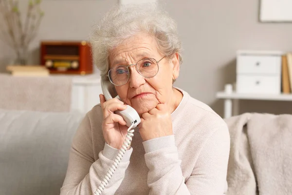 Senior Woman Talking Telephone Home Closeup — Stock Photo, Image