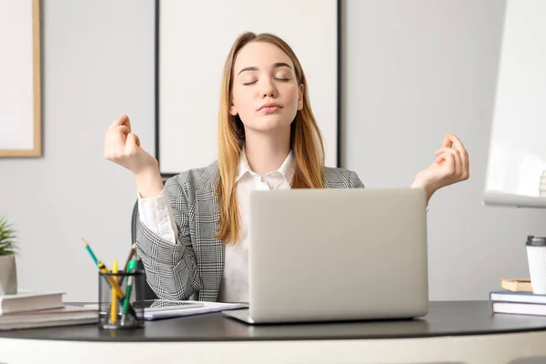 Young Businesswoman Meditating Table Office Balance Concept — Stock Photo, Image