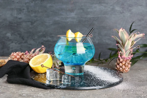 Glas Cocktail Met Citroen Baby Ananas Grunge Tafel — Stockfoto