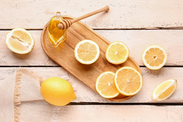 Board Fresh Lemons Honey White Wooden Background — Stock Photo, Image