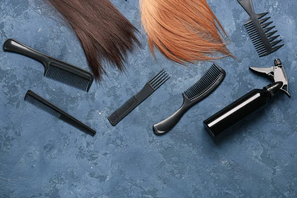 Different Hair Brushes Spray Grunge Background — Stock Photo, Image