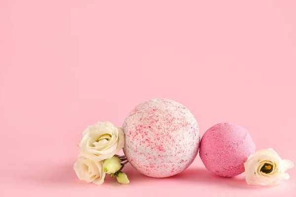 Bath Bombs Roses Pink Background — Stock Photo, Image