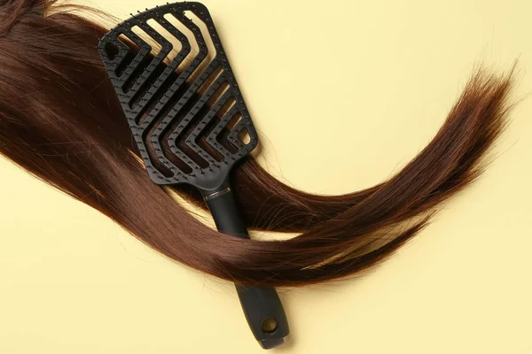 Коричневе Волосся Пензлем Жовтому Тлі — стокове фото
