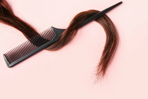 Коричневе Волосся Пензлем Рожевому Фоні — стокове фото