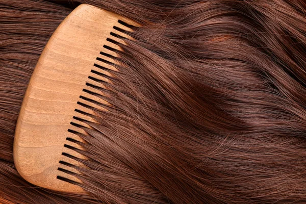 Brązowe Włosy Grzebieniem Zbliżenie — Zdjęcie stockowe