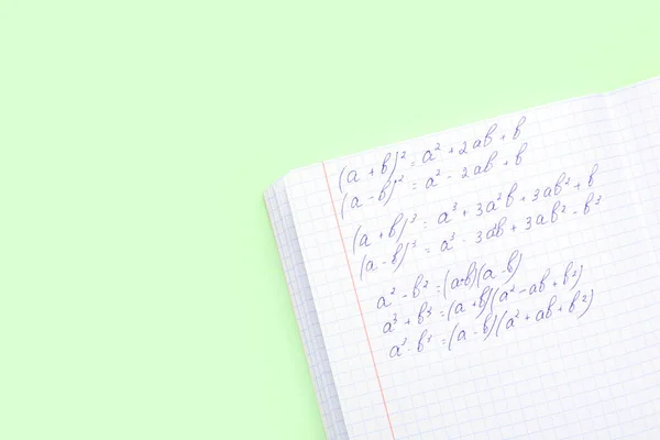 Copybook Com Fórmulas Matemáticas Fundo Verde — Fotografia de Stock