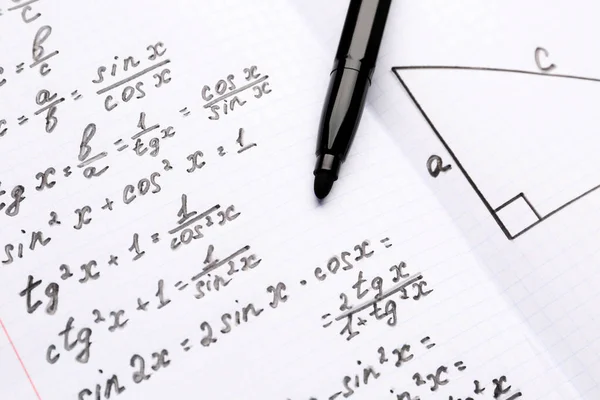 Copybook Com Fórmulas Matemáticas Caneta Close — Fotografia de Stock