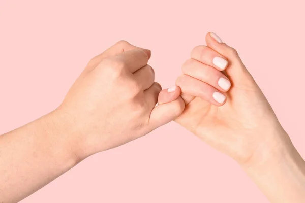 Hands Friends Making Pinky Promise Color Background — Stock Photo, Image