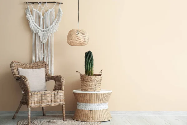 Cozy Armchair Big Cactus Pot Table Stylish Macrame Beige Wall — Stock Photo, Image