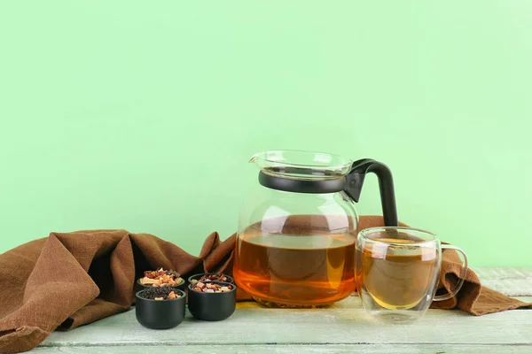 Teapot Glass Fruit Tea Green Wooden Table — Stock Photo, Image