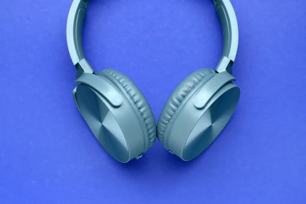 Modern Headphones Blue Background — Stock Photo, Image