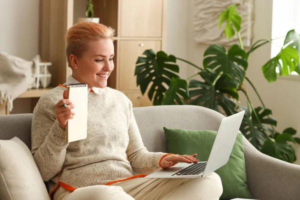 Female Student Studying Laptop Sofa Home — Stock Photo, Image