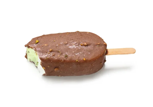 Saboroso Chocolate Mordido Coberto Sorvete Isolado Fundo Branco — Fotografia de Stock