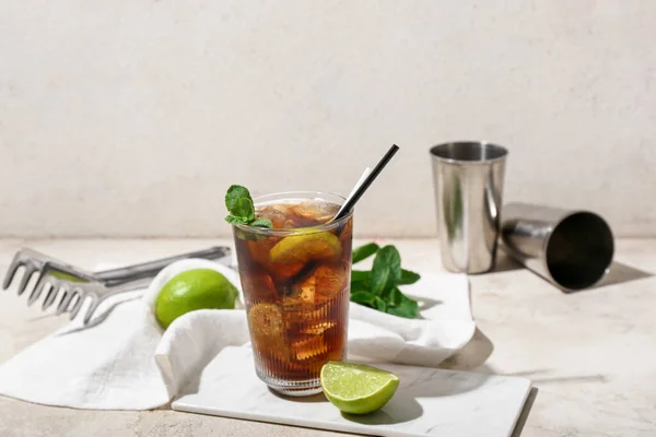 Glass Tasty Cuba Libre Cocktail Light Background — 스톡 사진