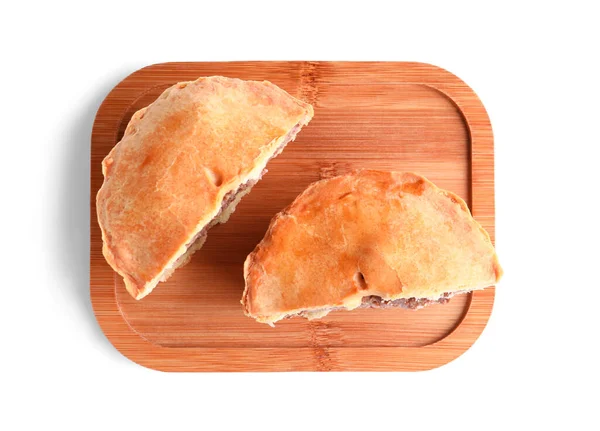 Placa Madeira Com Corte Torta Carne Fundo Branco — Fotografia de Stock