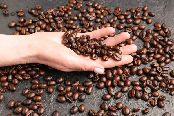 Female Hand Coffee Beans Dark Grunge Background — Stock Photo, Image