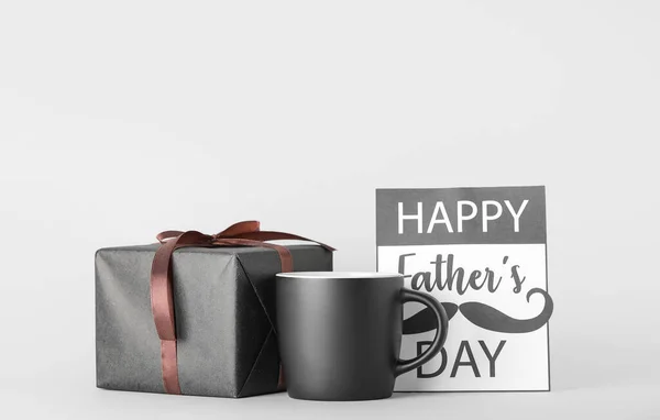 Card Father Day Cup Tea Gift Grey Background — Stock Photo, Image