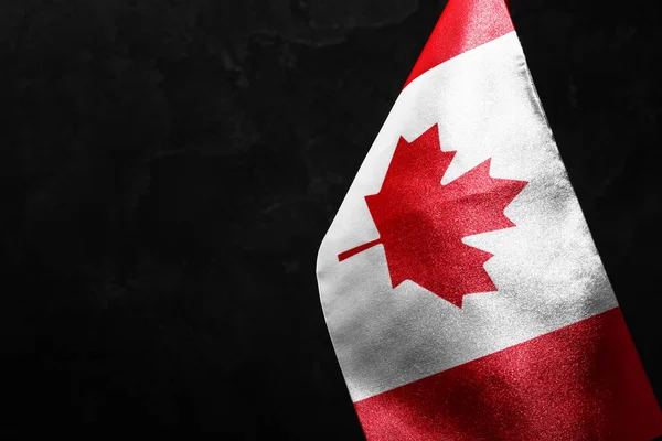 Flagge Von Kanada Auf Dunklem Hintergrund Nahaufnahme — Stockfoto