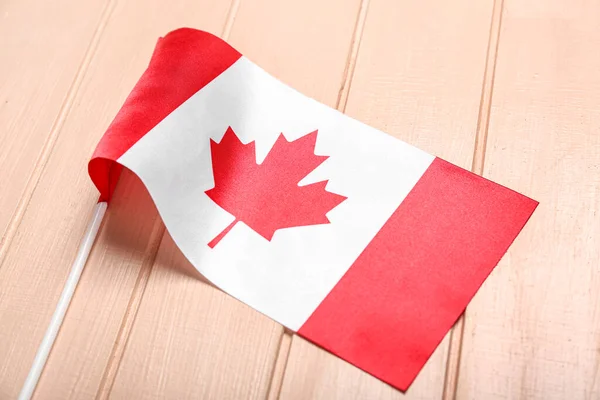 Bandera Canadá Sobre Fondo Madera Beige Primer Plano — Foto de Stock