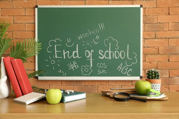 Blackboard Text End School Drawings Classroom — Stock Photo, Image