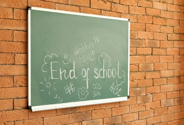 Blackboard Text End School Drawings Brick Wall — Stock Photo, Image