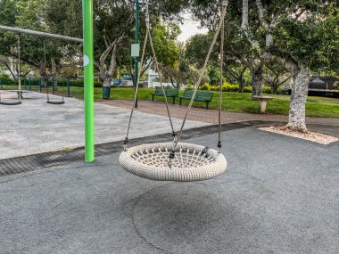 Çocuk parkında yuva görüntüsü