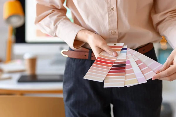 Female Graphic Designer Color Palettes Office Closeup — Stock Photo, Image