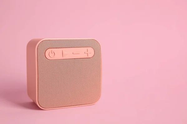 Portable Wireless Speaker Pink Background — Stock Photo, Image