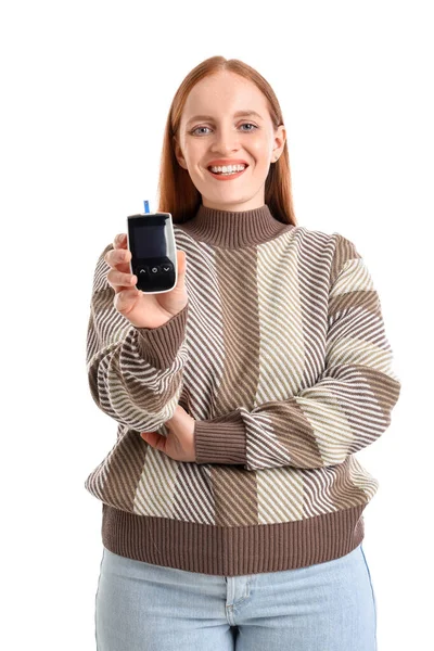 Mulher Com Diabetes Usando Glicosímetro Digital Fundo Branco — Fotografia de Stock